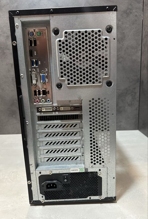 Komplett 8GB RAM/1TB HDD/i7-4770 nvidia geforce GTX560! N2793