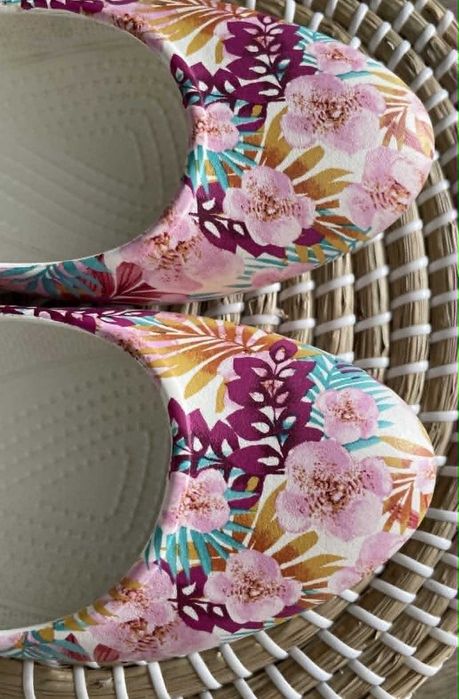 Crocs baleriny laura graphic flat tropical floral/white W10 41/42