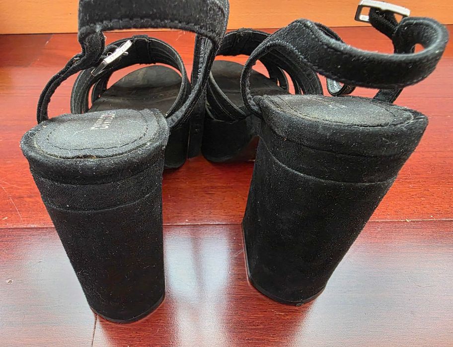 Sandálias pretas de salto alto H&M, tamanho 37