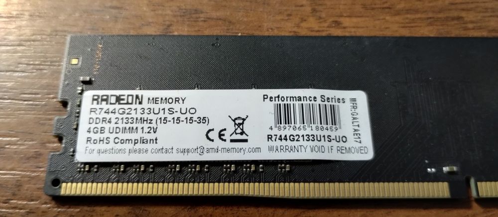 Ddr4. 4gb. 2133mgz. radeon memori.