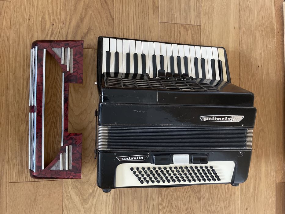 Akordeon Weltmeister Unisella 80