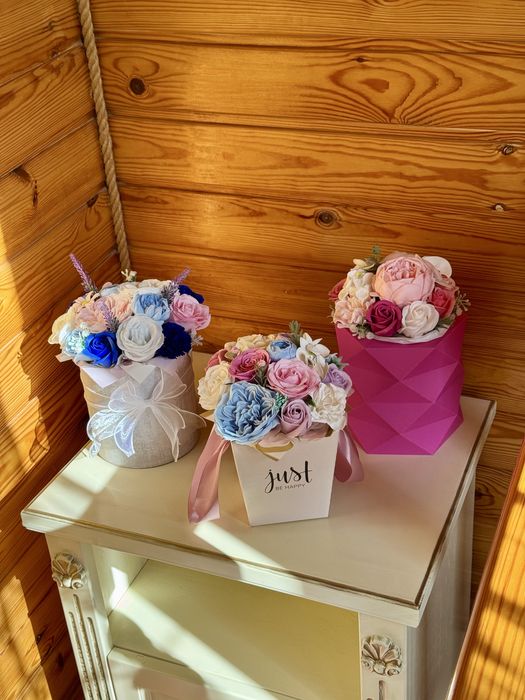 Комозиціі з мильних квітів