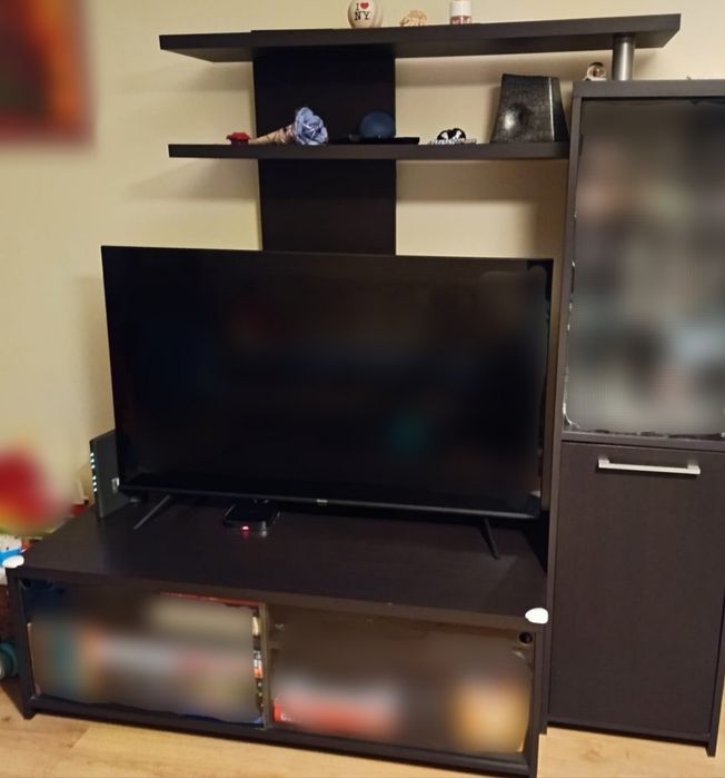 Móvel tv preto com prateleiras