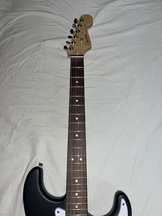 Электрогитара squier by fender stratocaster
