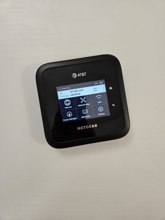 4G LTE Роутер Netgear Nighthawk MR6500