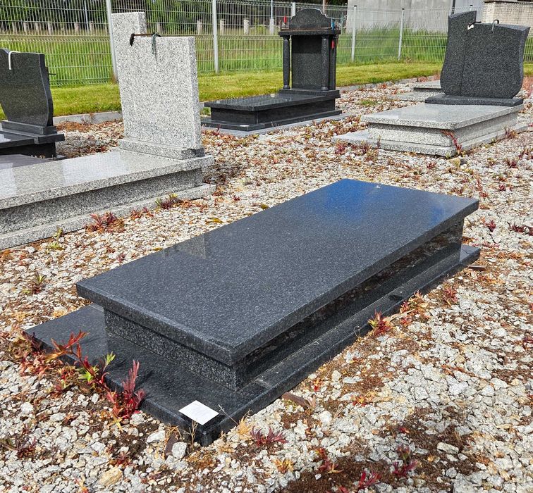 Nagrobek granitowy, pomnik granitowy