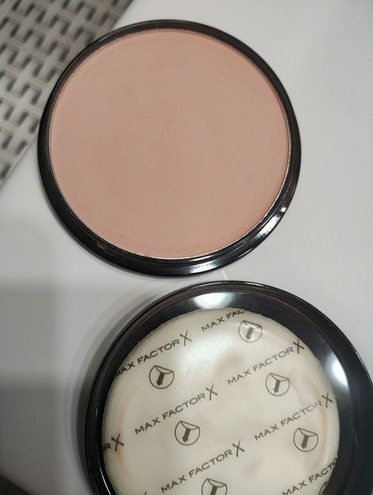 Max factor creme puff 53 tempting touch