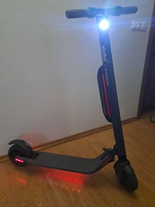 Електросамокат Segway Ninebot ES4
