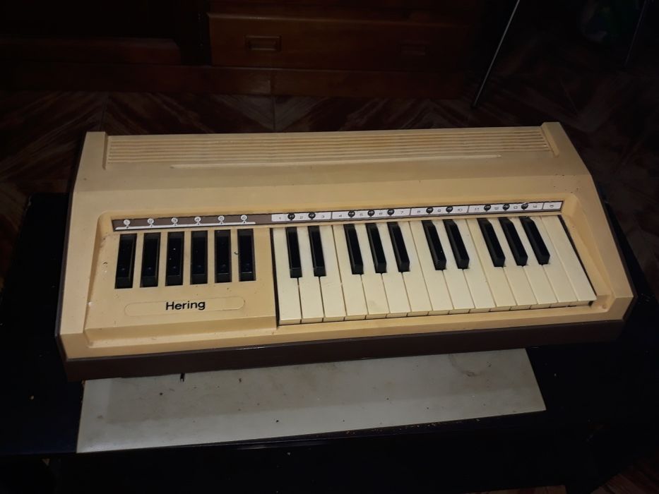 Piano antigo hering