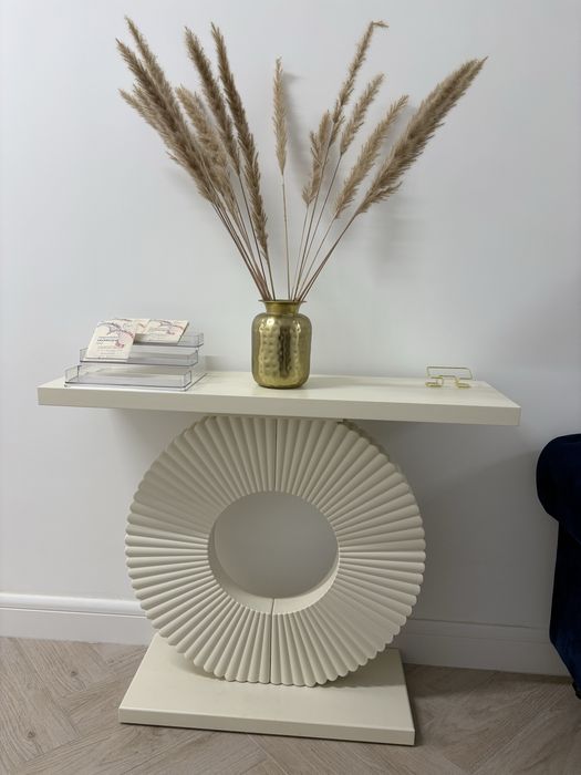 Elegancka nowa konsola