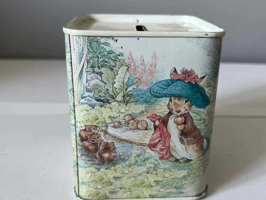 Stara puszka skarbonka metalowa Peter Rabbit Beatrix Potter 2006