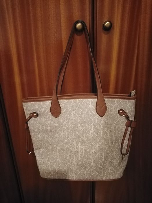 Mala com estampado cinzento