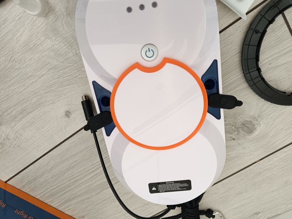 Robot do mycia okien,szyb, glazury,luster ze spryskiwaczami-nowy