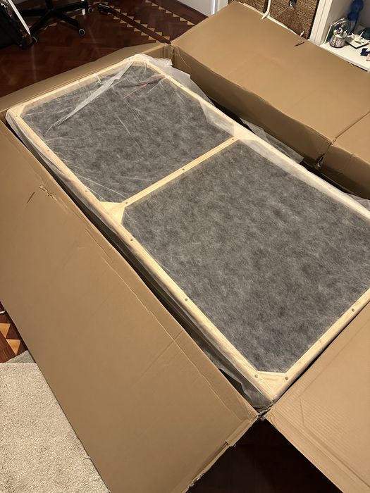 Sofá sklum bege 3 lugares ainda na caixa