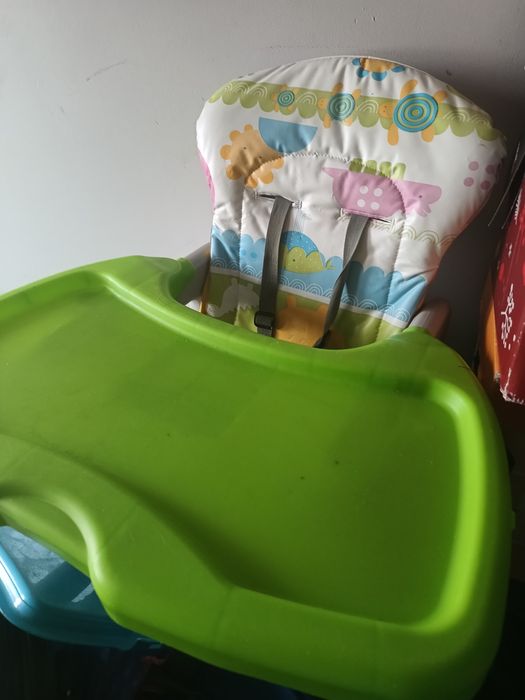 krzesło do karmienia ze stolikiem