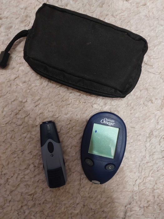 Glukometr Optium Omega
