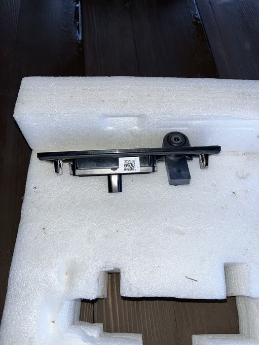 Кнопка открытия крышки багажника с камерой в сборе Tesla Model 3