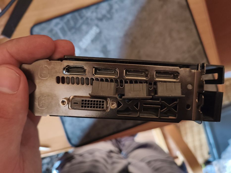 Rx 580 xfx 8 GB.