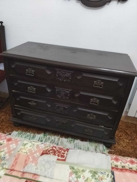 Mobília de Quarto de casal antiga e em bom estado