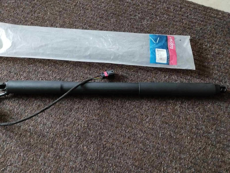 Амортизатор крышки багажника элект.левый volvo xc60 
31386705,31479627