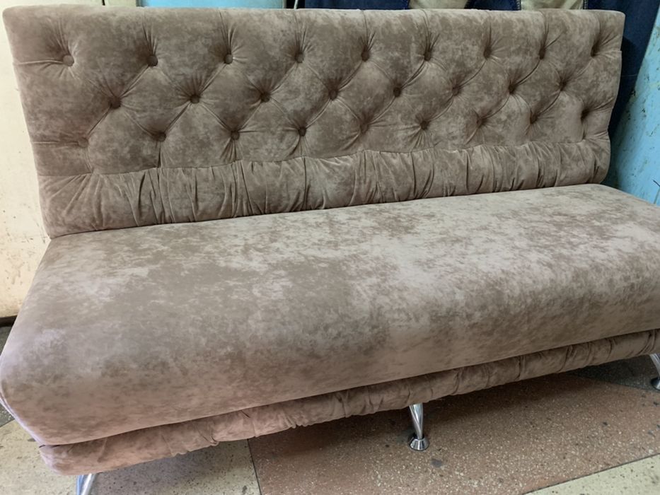 Изготовление диванов..Кафе,бар,офис,салон Красоты. ПЕРЕТЯЖКА