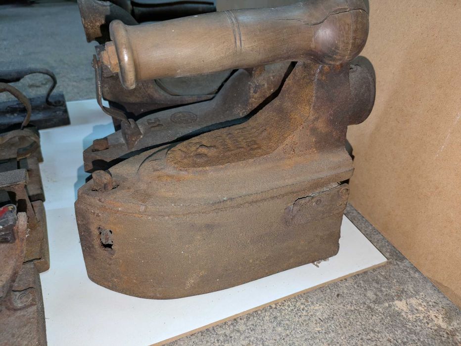 Ferros engomar antigos