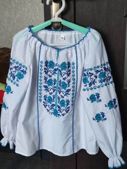 Дівчача вишиванка