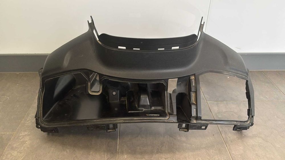 Kokpit wypełnienie osłona nóg Suzuki Burgman 650. 2013-18 [604]