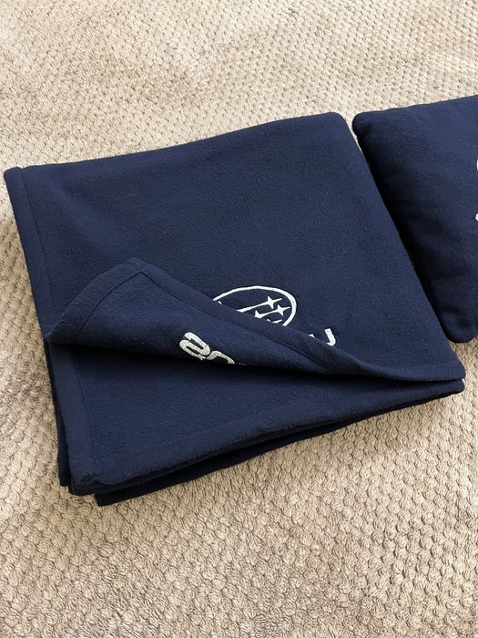 Плед та подушка з логотипом Subaru