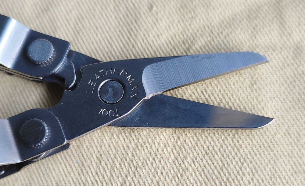 Multitool Leatheman Micra + scyzoryk Victorinox Classic SD