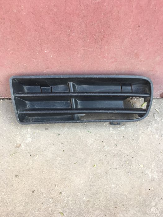 Решітка бампера гольф4
