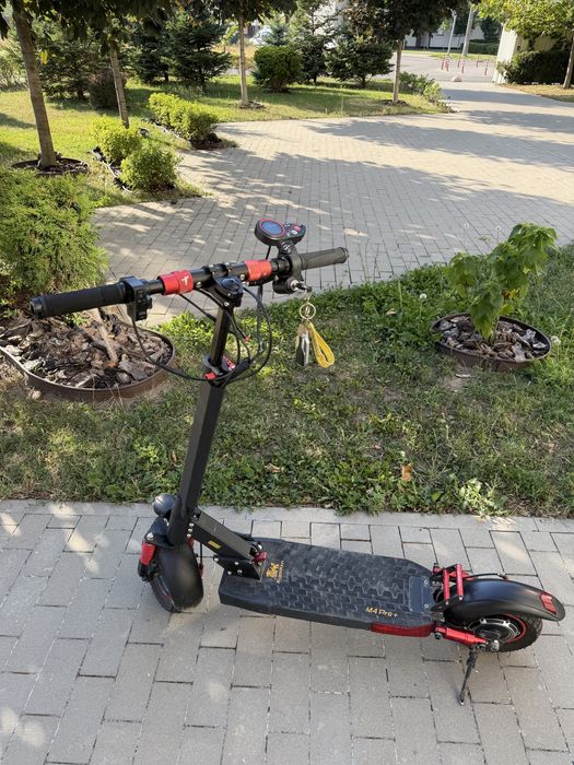 Kuggo m2 pro електросамокат
