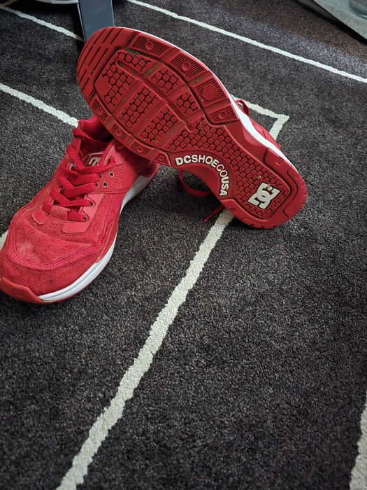 Sapatilhas DC vermelhas