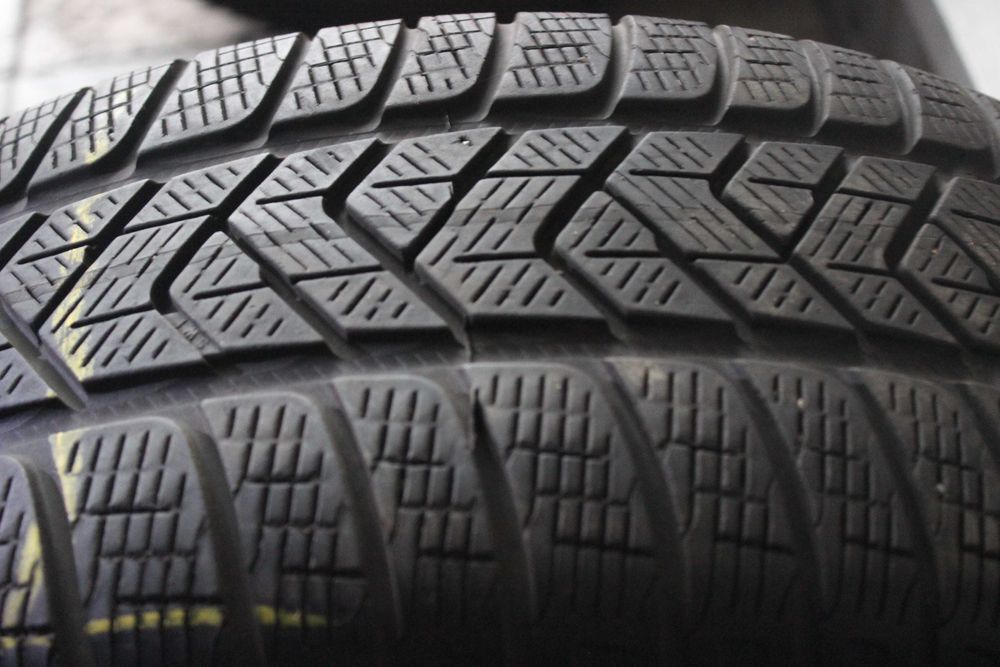 255-55-R18 PIRELLI SCORPION 4 штуки зимняя резина GERMANY 2022