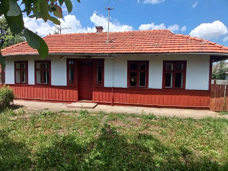 Продам будинок в селі перерив