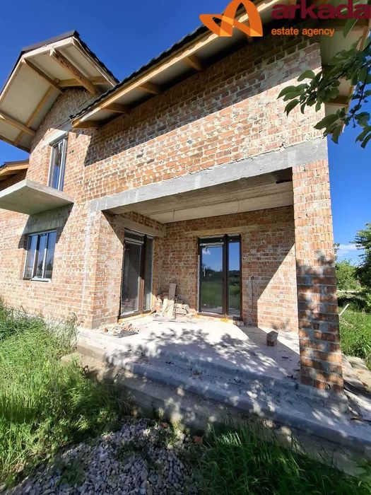 Продається будинок в котеджному містечку. До центру 15 хвилин.