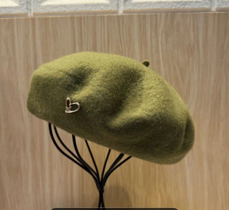 Beret khaki oliwkowy zielony miękki wełna M 58-60cm