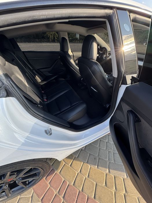 Tesla Model 3 2022 VIN 5YJ3E1EA7PF419724 фото оголошення 5 з 8