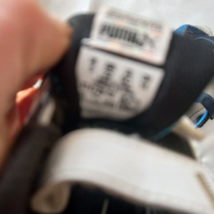 Granatowe buciki PUMA