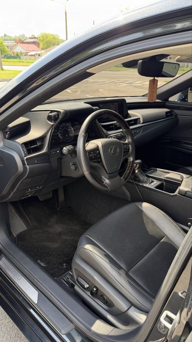 Lexus es 300h 2021