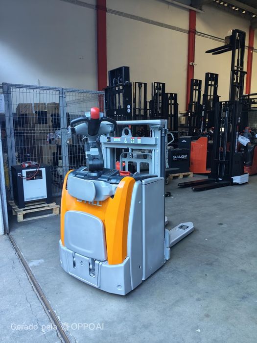 2400€+IVA , Stacker Still 1400kg ,Ano 2017 ,  Elevação 2 metros ,