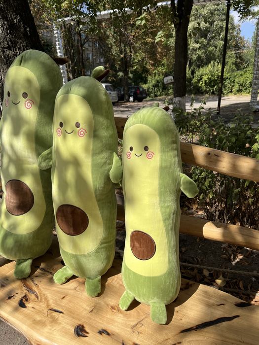 Авокадо , банан , морквинка , іграшки обнімашки , кіт батон