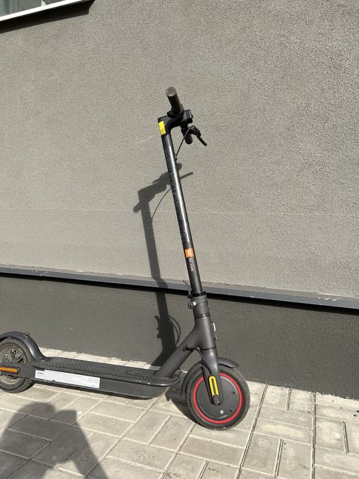 Електросамокат Xiaomi Mi Electric Scooter Pro 2