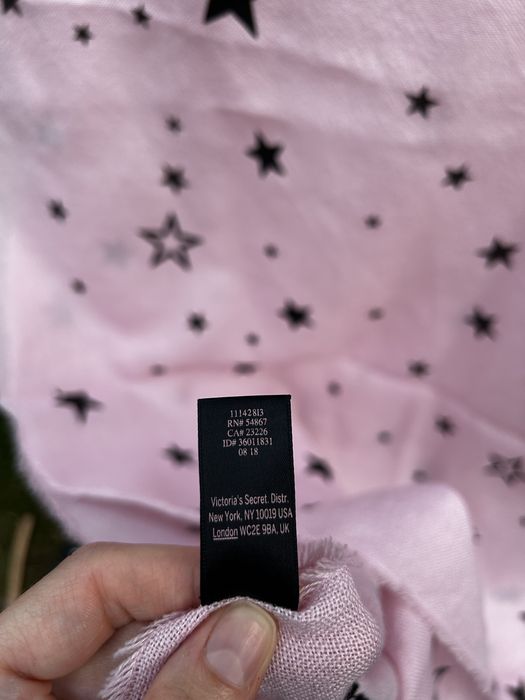 Bladoróżowy duży szal chusta Victoria’s Secret