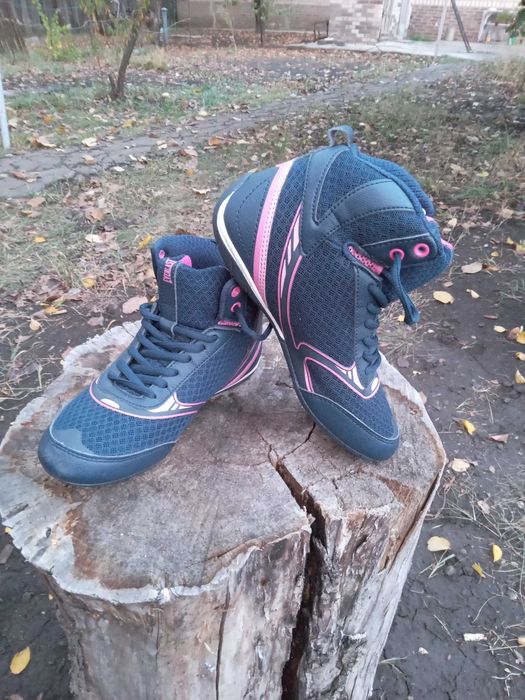 Продам детские кросcовки фирмы EVERLAST