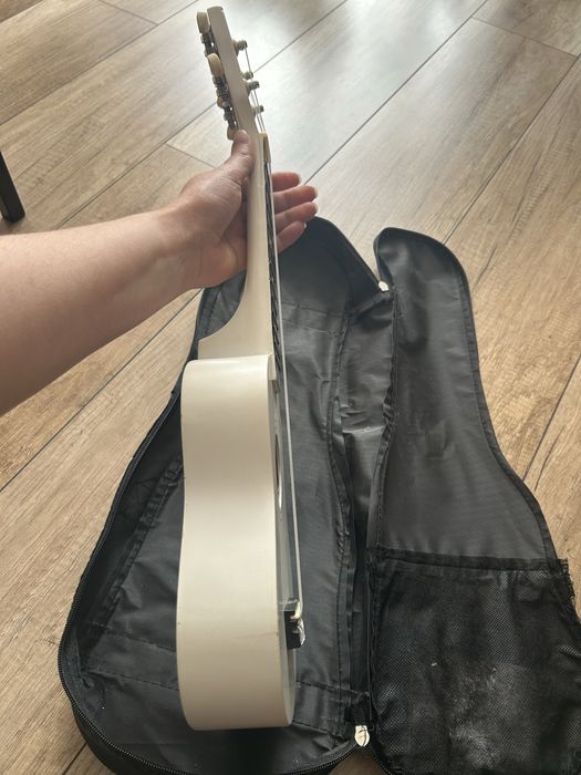 Ukulele białe 54 cm