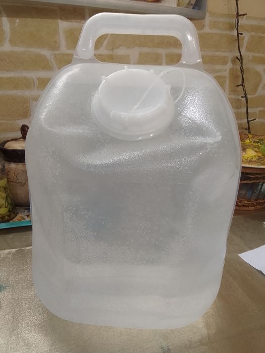 Канистры новые пластик пищевые 10л