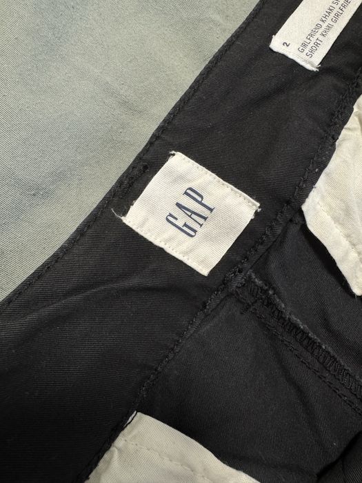 жіночі шорти GAP