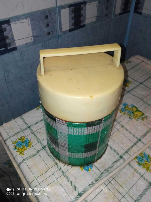 старий туристичний термос. 1 лтр