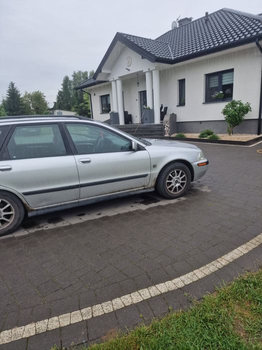 Volvo v 40, 2002 rok